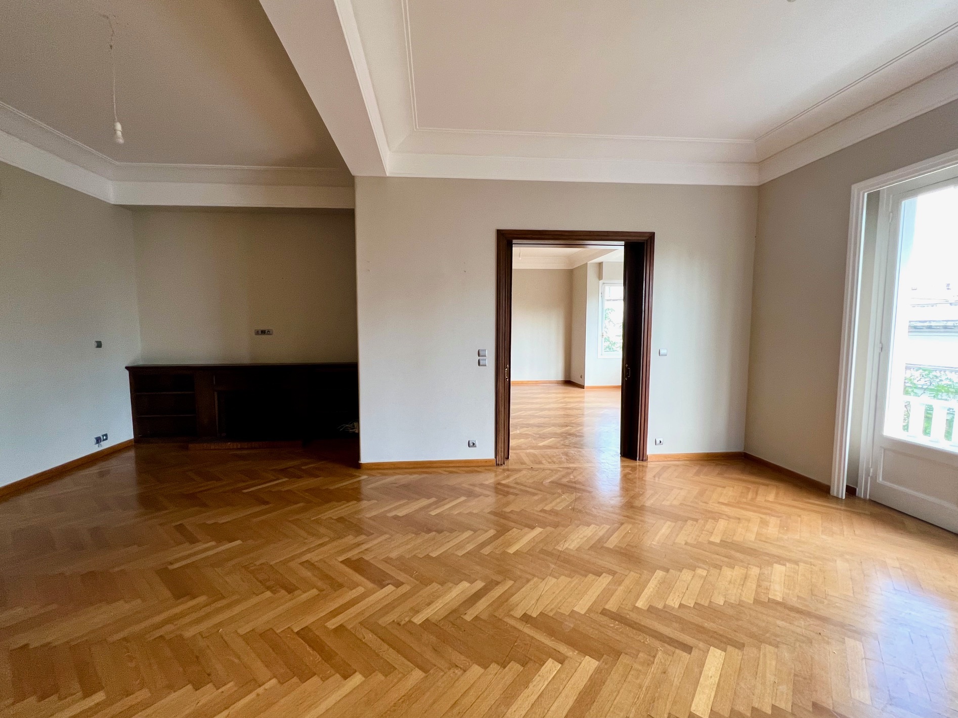 PRESIDENTIAL PALACE – EXCELLENTLY LOCATED | APARTMENT