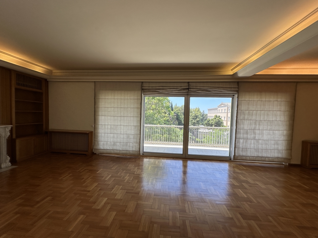 KOLONAKI – UNIQUE ROYAL GARDENS VIEWS | APARTMENT