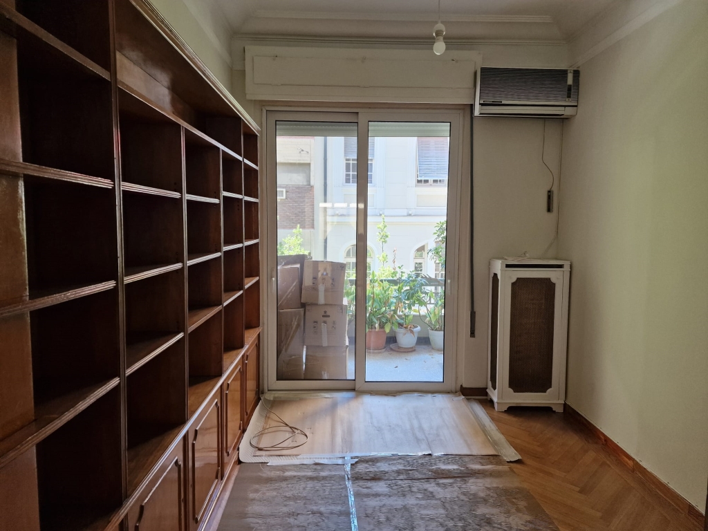 KOLONAKI – CLOSE TO THE SQUARE | OFFICE-APARTMENT