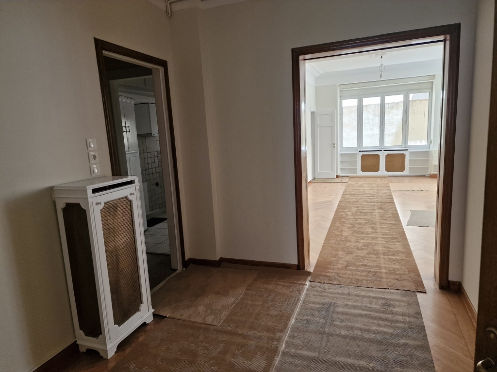 KOLONAKI – CLOSE TO THE SQUARE | OFFICE-APARTMENT