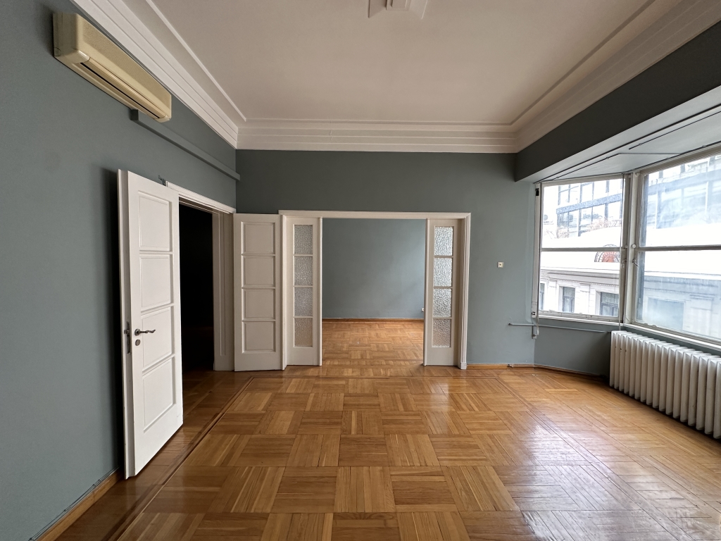 KOLONAKI –  CLOSE TO THE SQUARE | ART DECO APARTMENT