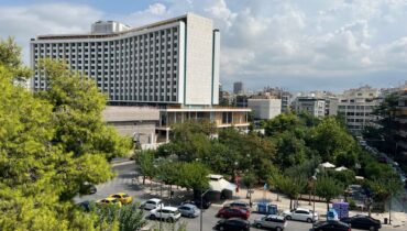 HILTON – CARAVEL- ΣΕ ΑΡΙΣΤΗ ΔΙΕΥΘΥΝΣΗ | ΟΡΟΦΟΔΙΑΜΕΡΙΣΜΑ