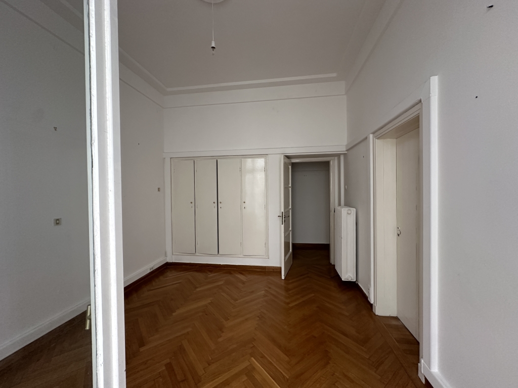 KOLONAKI –  CLOSE TO THE SQUARE | ART DECO APARTMENT