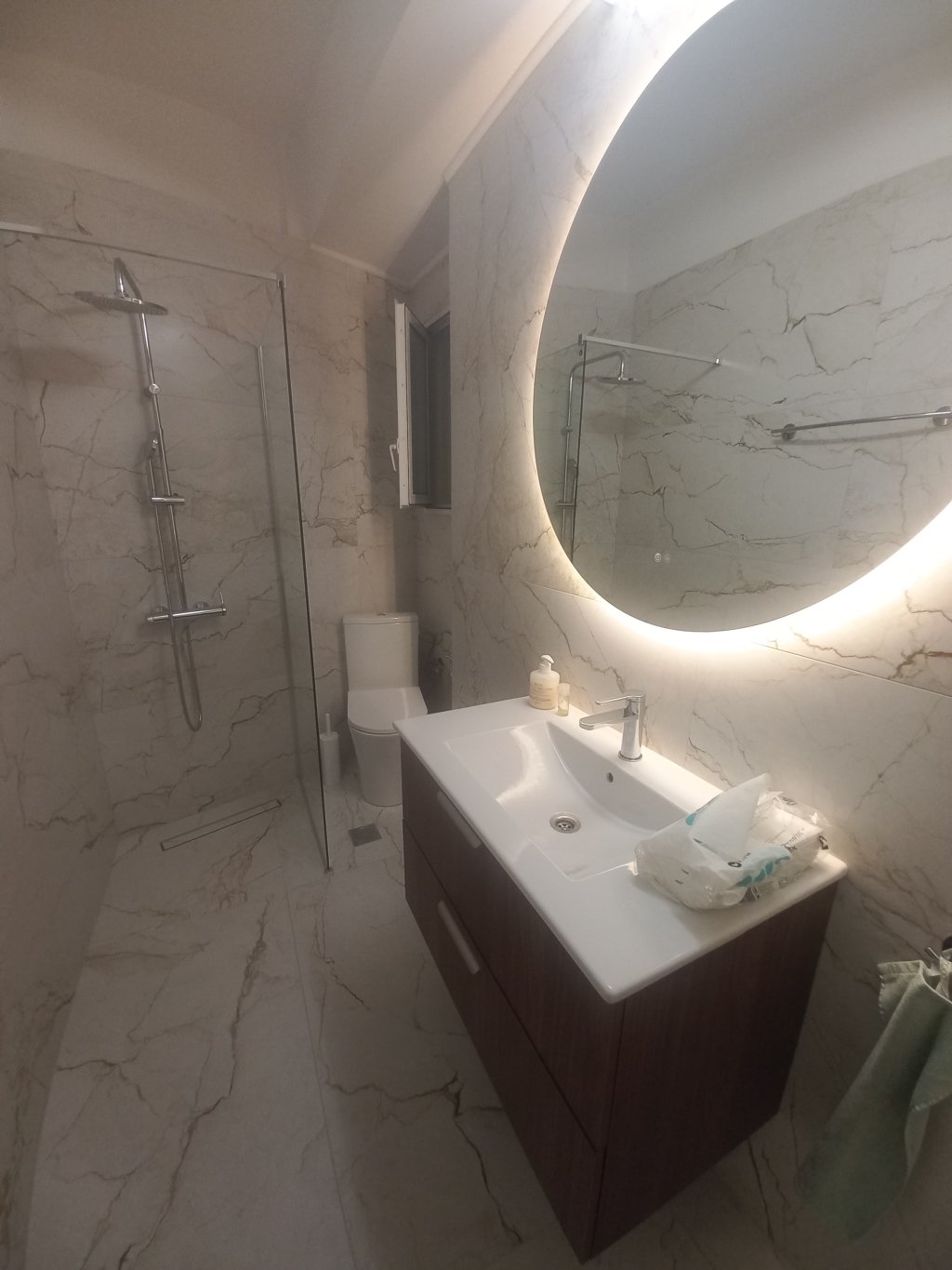 ILISIA – HILTON | ENTIRE FLOOR APARTMENT