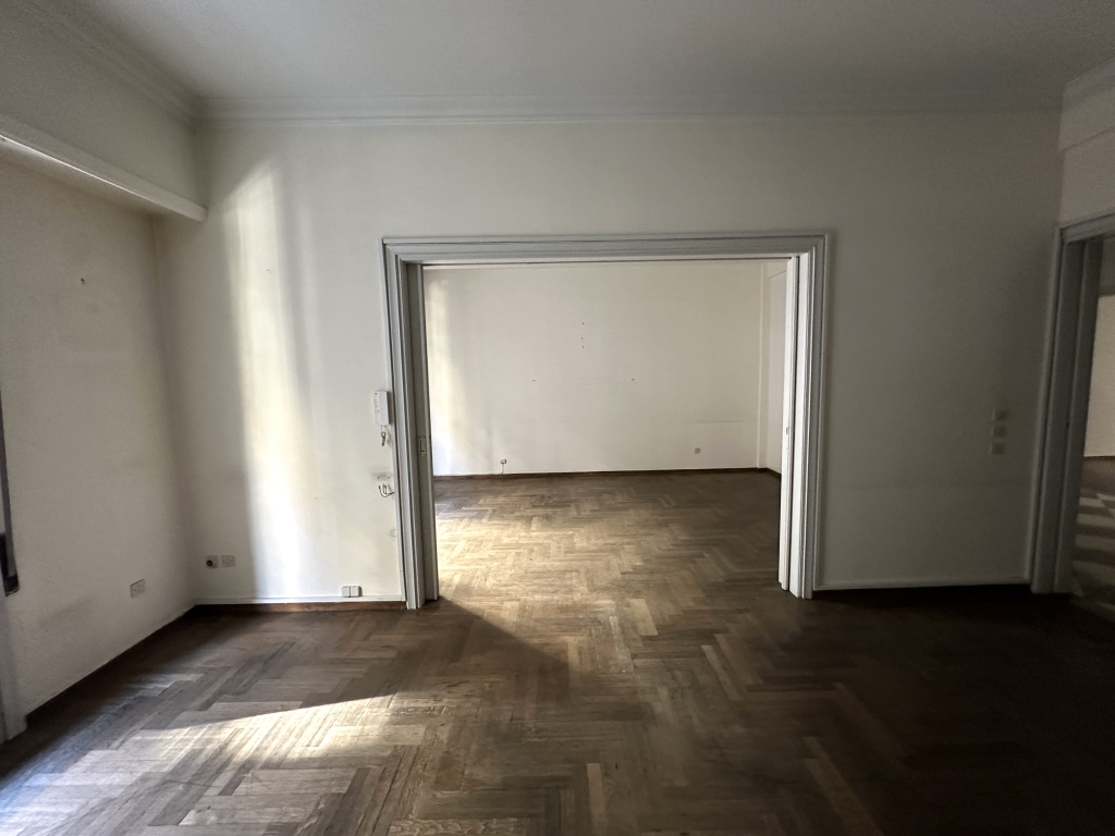 KOLONAKI – CENTRALLY LOCATED IN A NICE BUILDING | APARTMENT