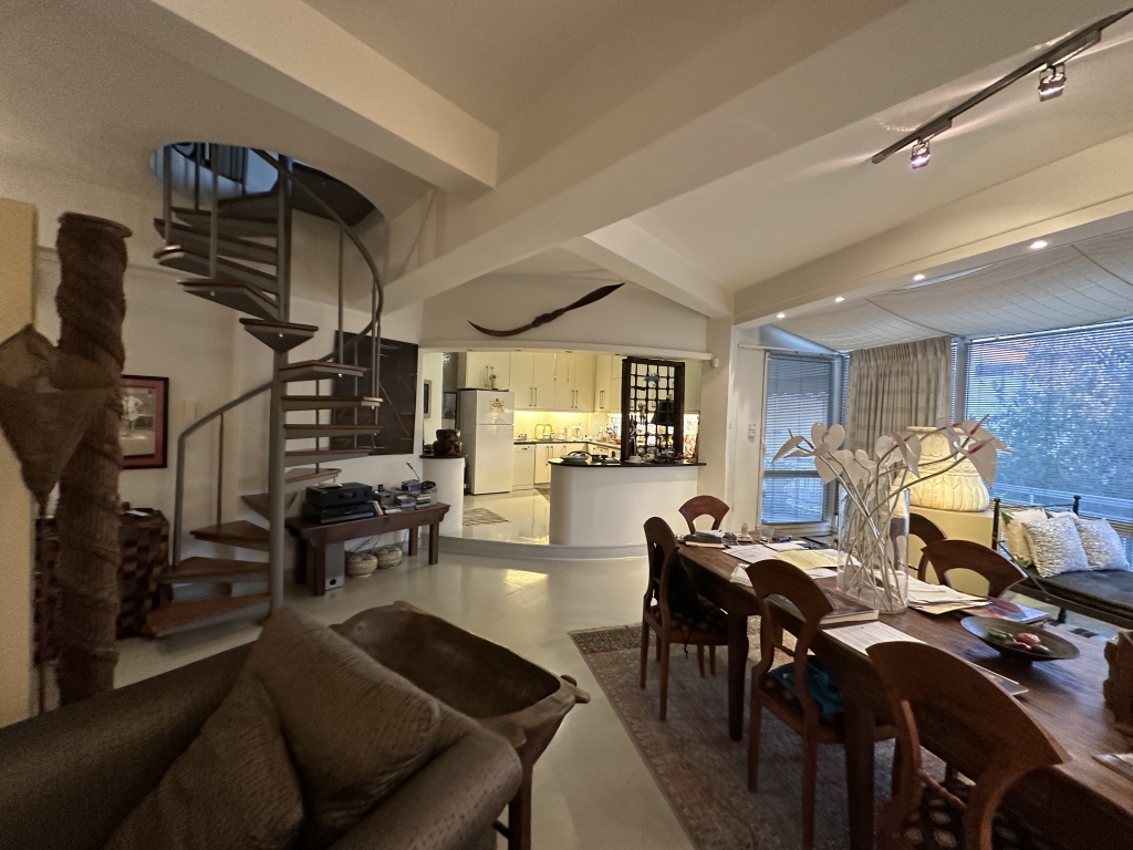 PSYRI – OVERLOOKING THE ACROPOLIS | DUPLEX LOFT