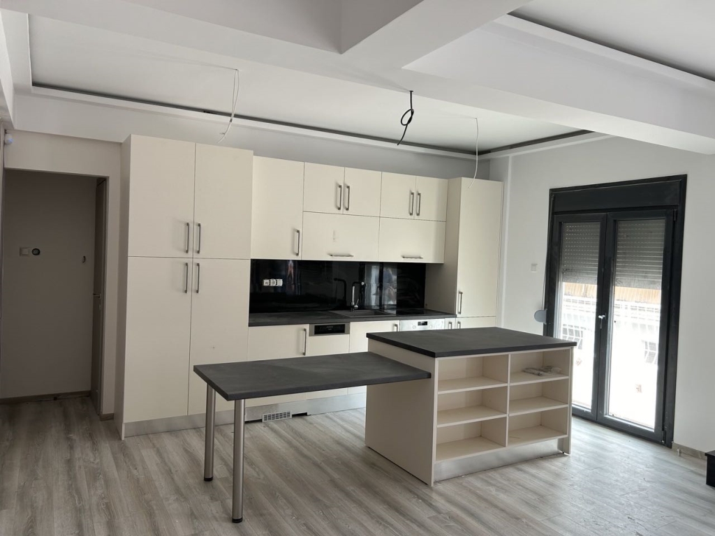 ΟΜΟΝOΙΑ – ΙΝ Α CENTRAL LOCATION | APARTMENT