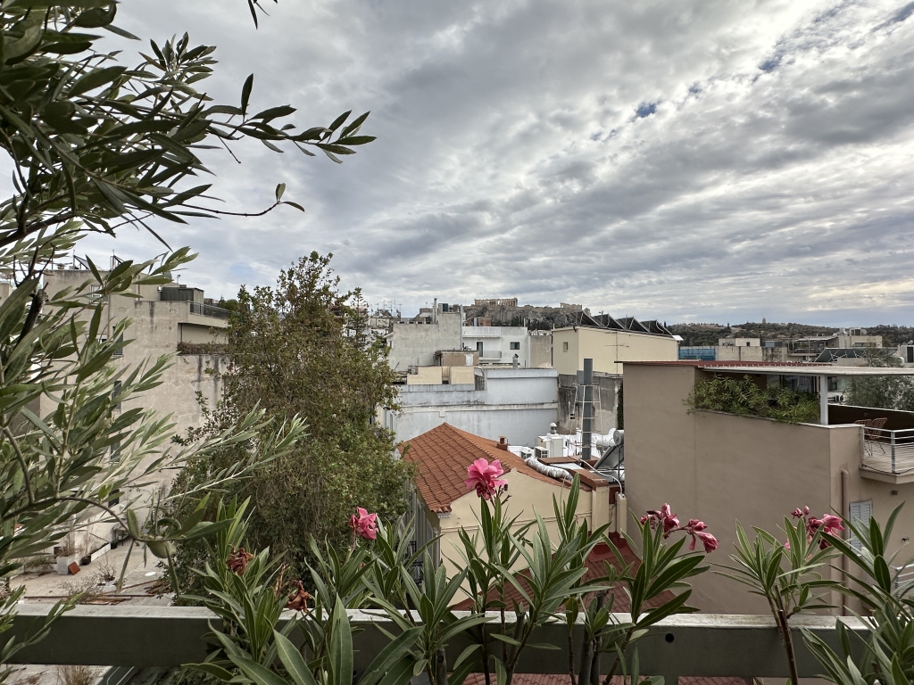 PSYRI – OVERLOOKING THE ACROPOLIS | DUPLEX LOFT