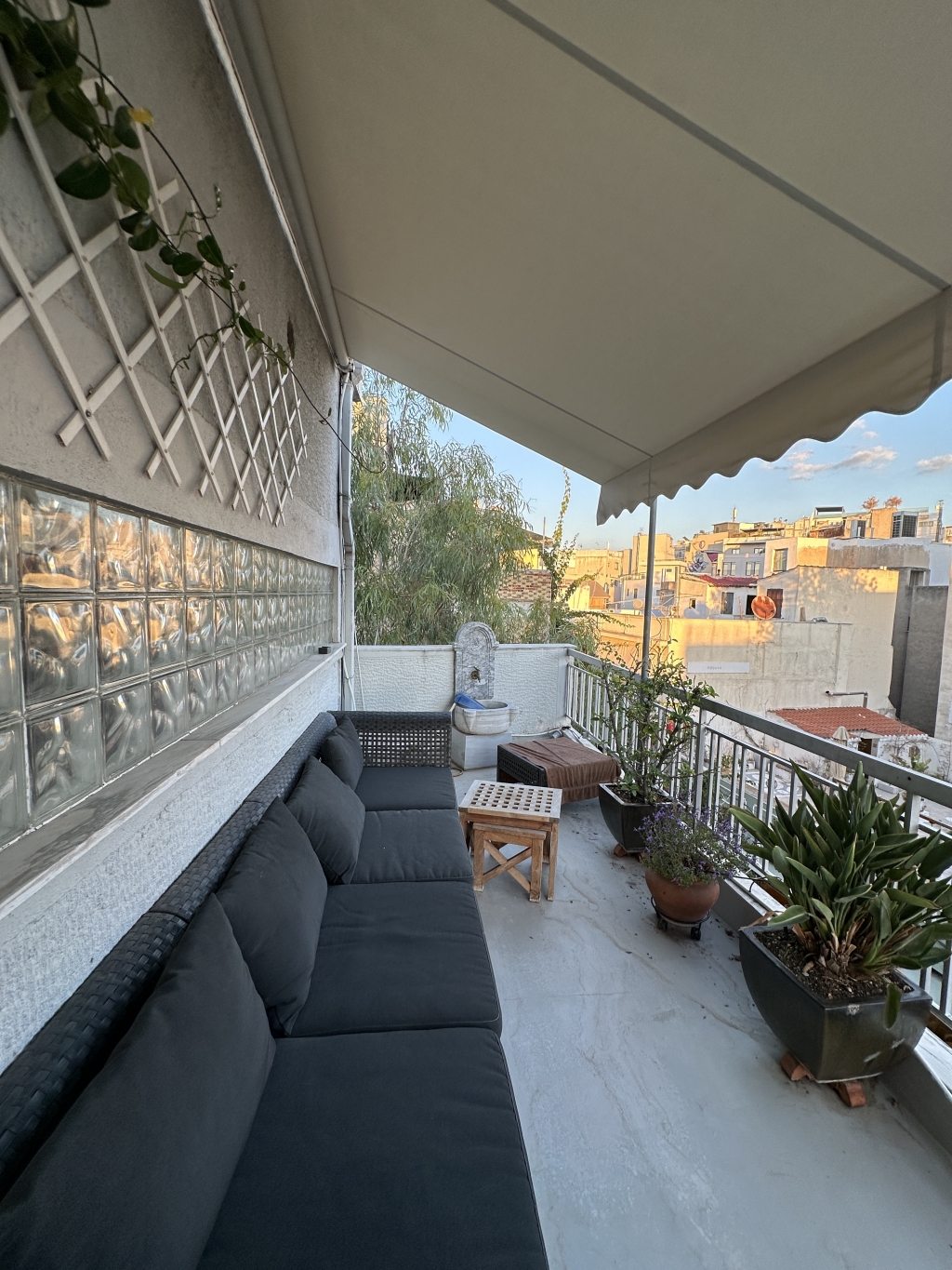 PSYRI – OVERLOOKING THE ACROPOLIS | DUPLEX LOFT