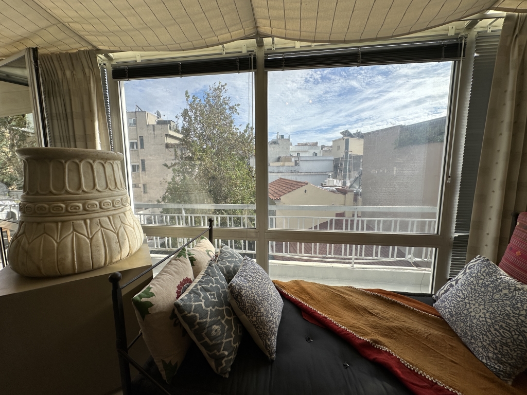 PSYRI – OVERLOOKING THE ACROPOLIS | DUPLEX LOFT