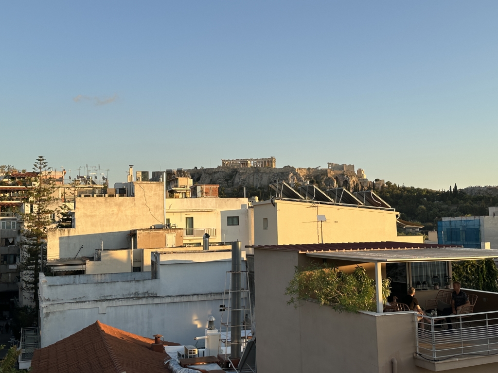 PSYRI – OVERLOOKING THE ACROPOLIS | DUPLEX LOFT